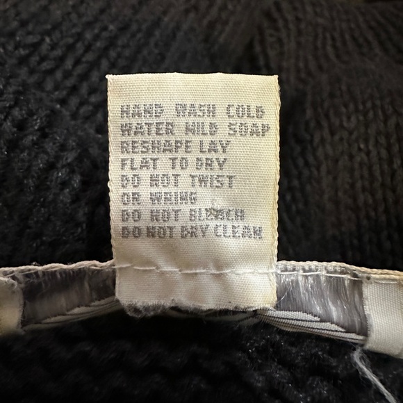 Ormond Shops Vintage Black Floral Embroidered Loose Knit Cardigan Sweater Small - Picture 15 of 15